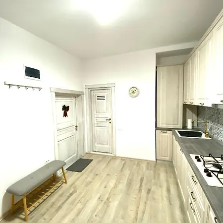Del Monte Apartment *