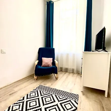 Del Monte Apartment